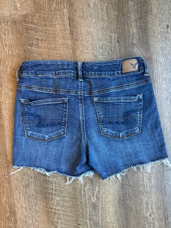 American Eagle Women’s Distressed Denim Frayed Cutoff Shorts Medium Blue Size 4 - Picture 10 of 11